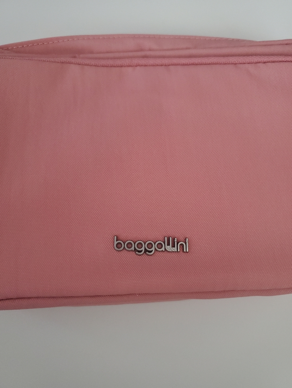 Baggalini Modern Belt Bag With RFID protection - Picture 3 of 13